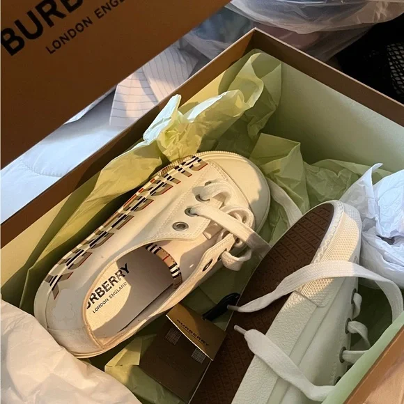 White low-top Burberry sneakers with signature check trim. - Picture 3 of 3